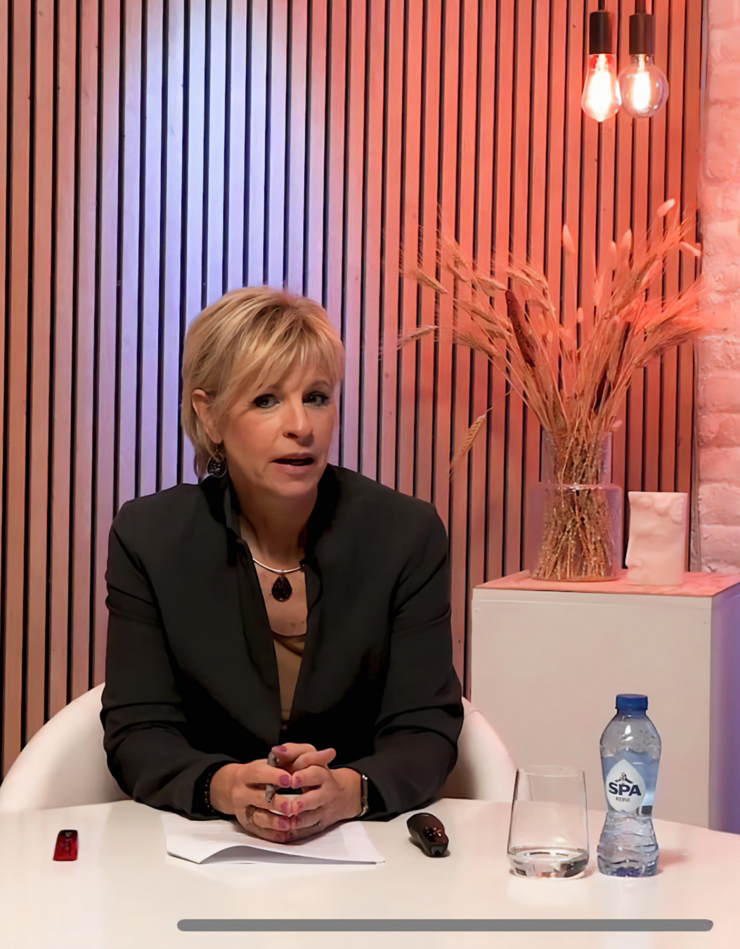 Interview video studio Brussels warm testimonial setup
